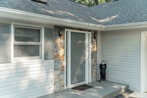 Exterior detail - Alfords Getaway - Family Favorite, Sleeps 6, Amazing views (Moneta)