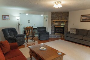 TV, fireplace, DVD player, books