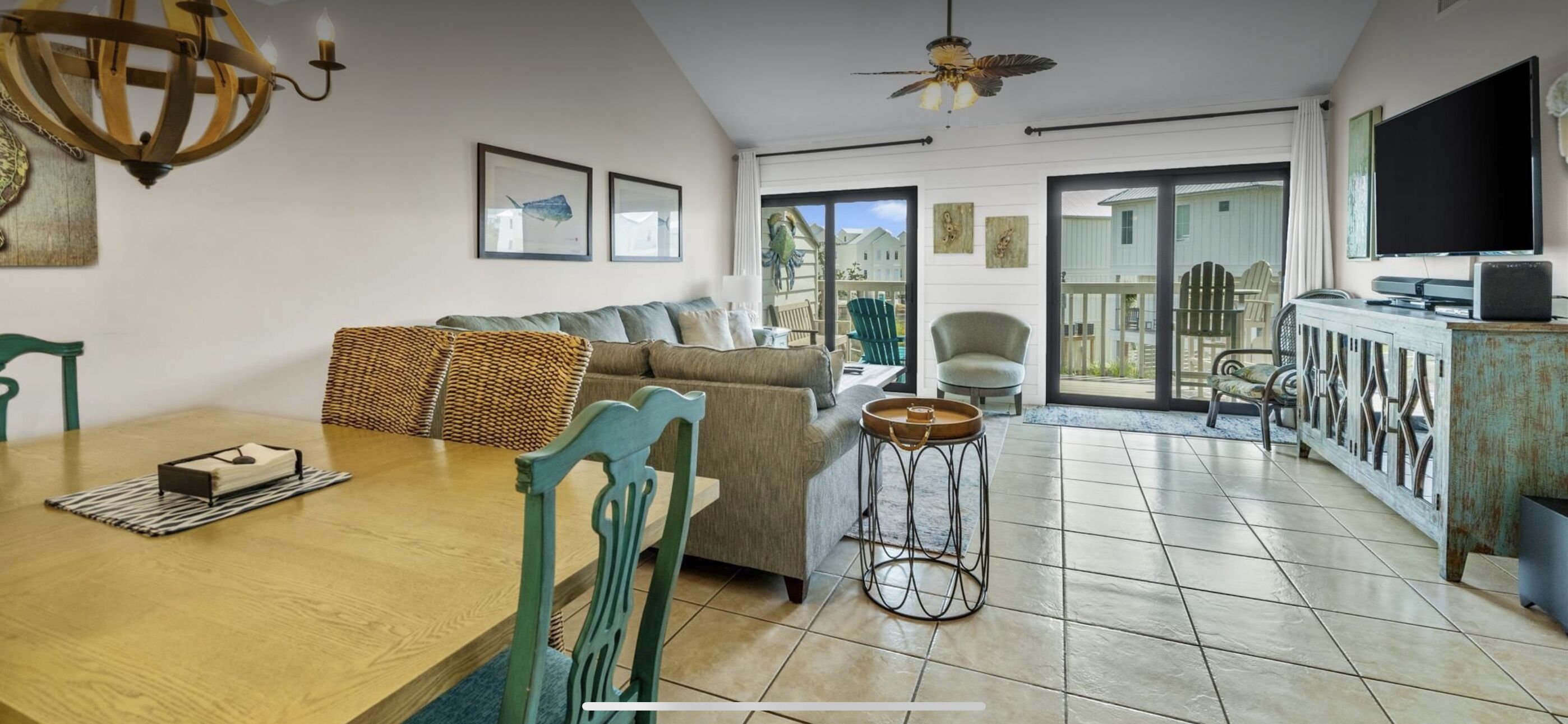 Beautiful Coastal Retreat! Two bedrooms plus loft. Sleeps 8. Boats Welcome!