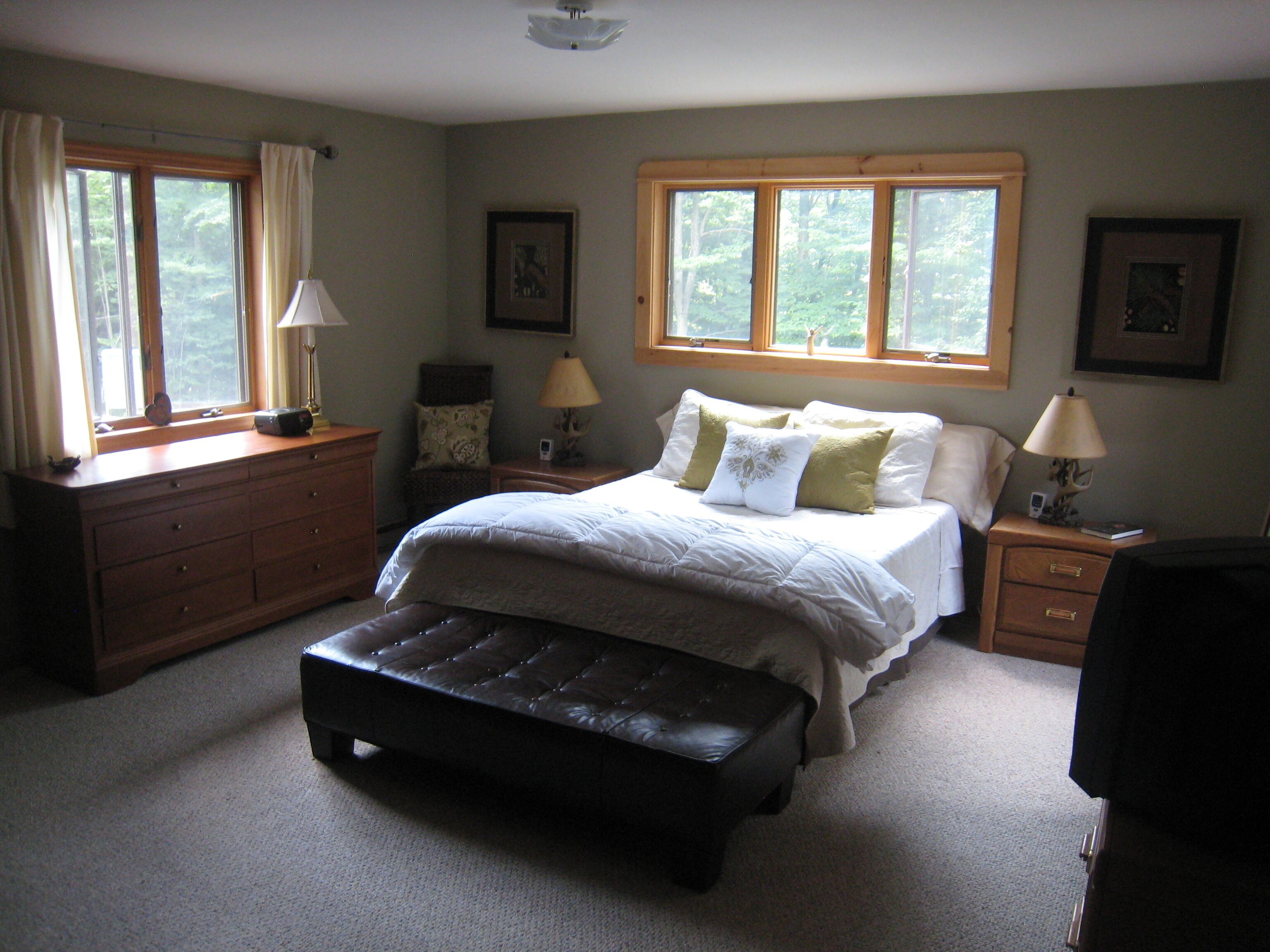 Nice quiet neighborhood with big backyard and shared beach on Mirror Lake