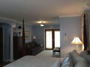 3 bedrooms, iron/ironing board, travel cot, free WiFi