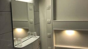 Standard Room, 1 Double Bed - Beaux Arts (Antwerp)