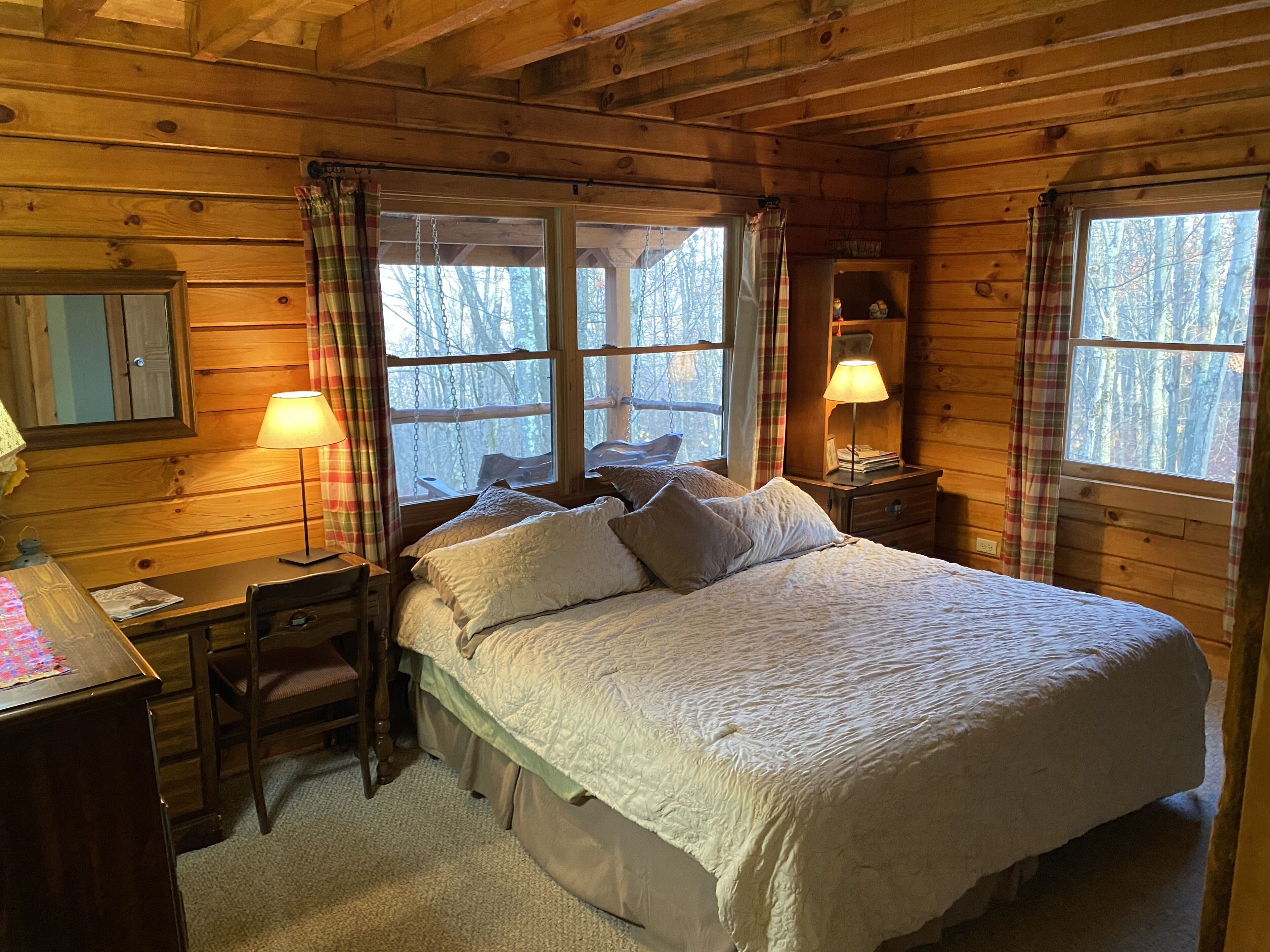 4 bedrooms, desk, travel crib, free WiFi