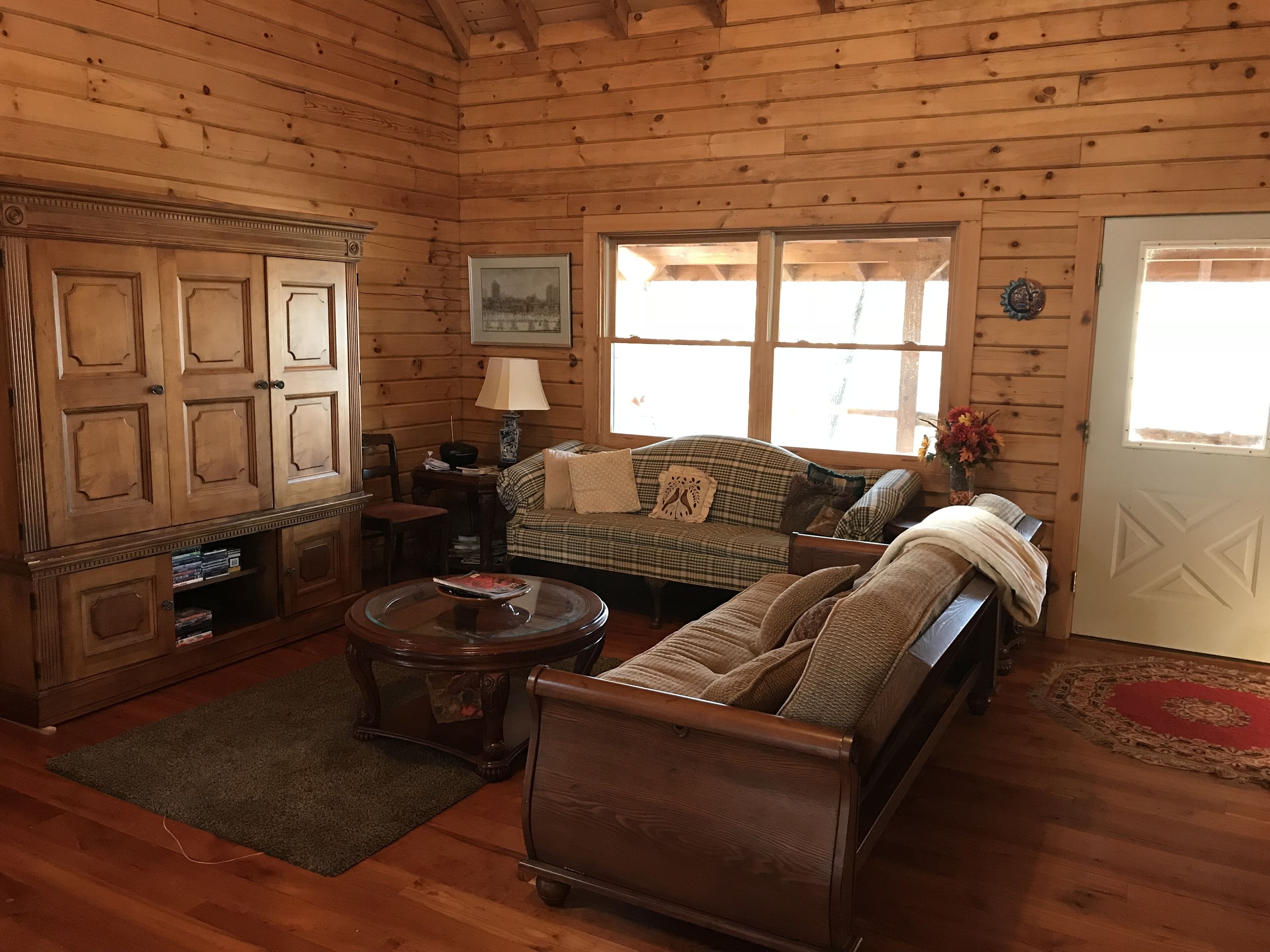 Secluded Luxury Log Cabin on 40 Acres Near Tygart River & Lake