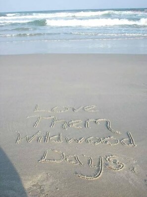 Beach - OCEAN FRONT!  THE WEEK OF August 26th JUST BECAME AVAILABLE! (Wildwood Crest)