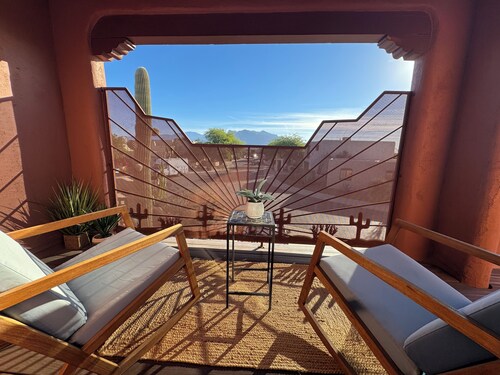 Beautiful Santa Fe Home, Golfer's & Hiker's paradise, 20 minute drive from UofA.