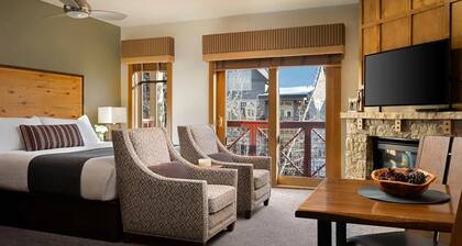 HYATT Main Street Station 3 Bed/3 Bath Sleeps 10! 2 Bedroom PLUS Studio