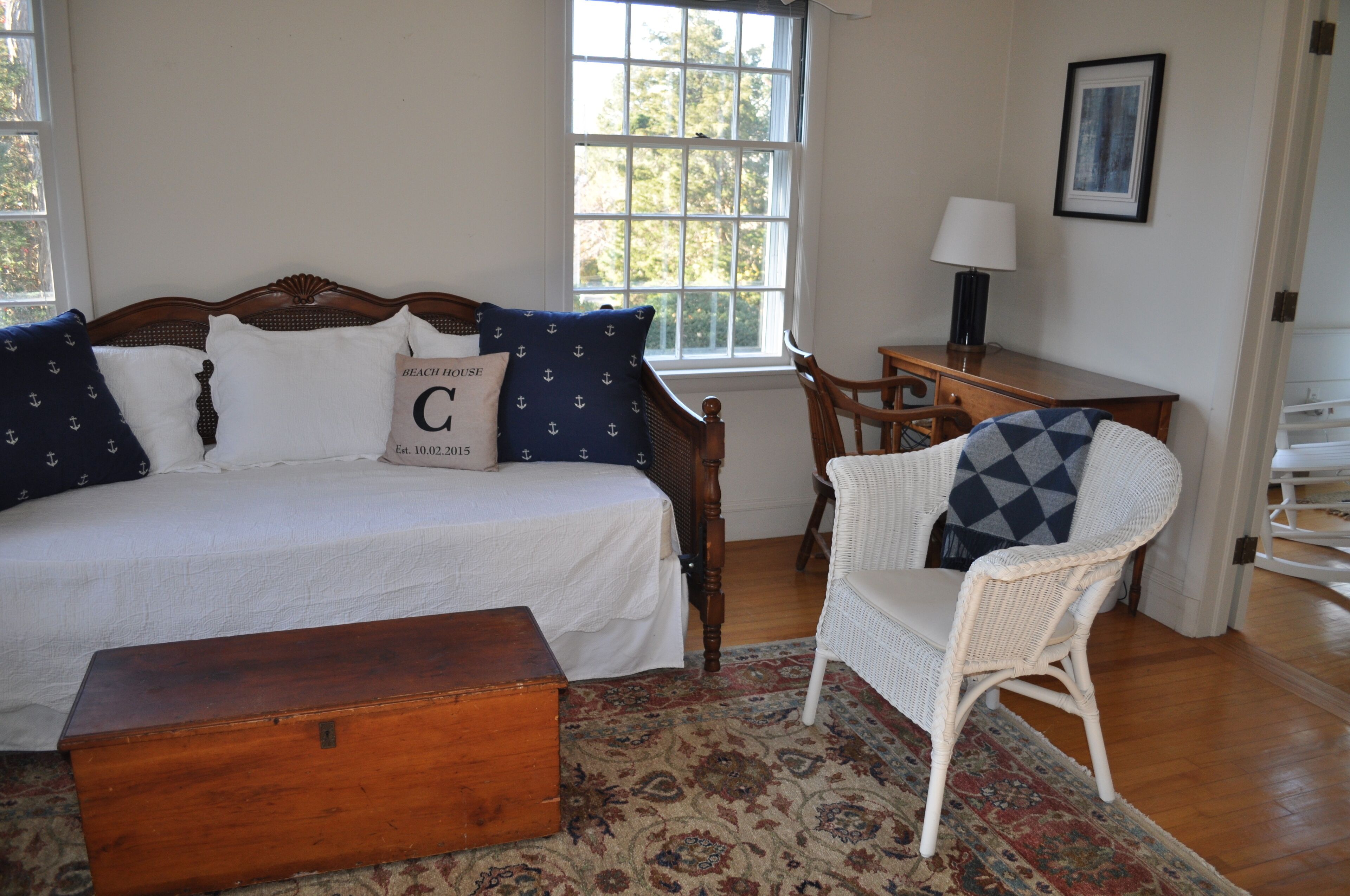 Newly-furnished, sunny Cape near Shining Sea Bikeway and beach