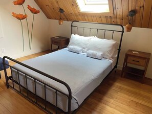 3 bedrooms, iron/ironing board, travel cot, free WiFi