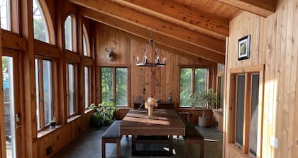 Familien- und hundefreundliches Zuhause! 3 Bett, 3. 5-Bad w / Gorg Ansichten des Canandaigua Sees!