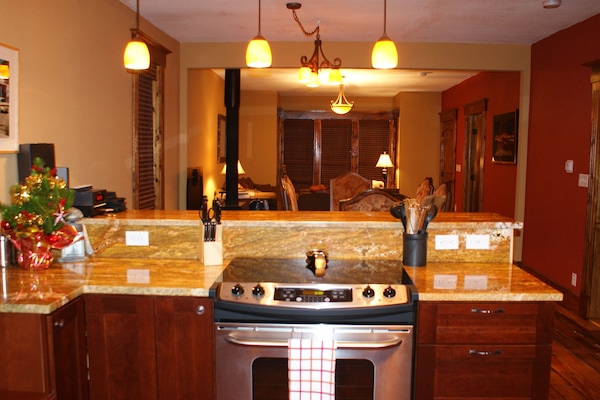 KĂŒhlschrank, Mikrowelle, Ofen, Herdplatte