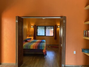 2 slaapkamers, een kluis op de kamer, gratis wifi, beddengoed