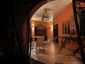 Interior - CASA COOL 2 MIN WALK TO SALADITA SURF POINT, SPACIOUS 2BR INTERNET A/C KITCHEN (los llanos)