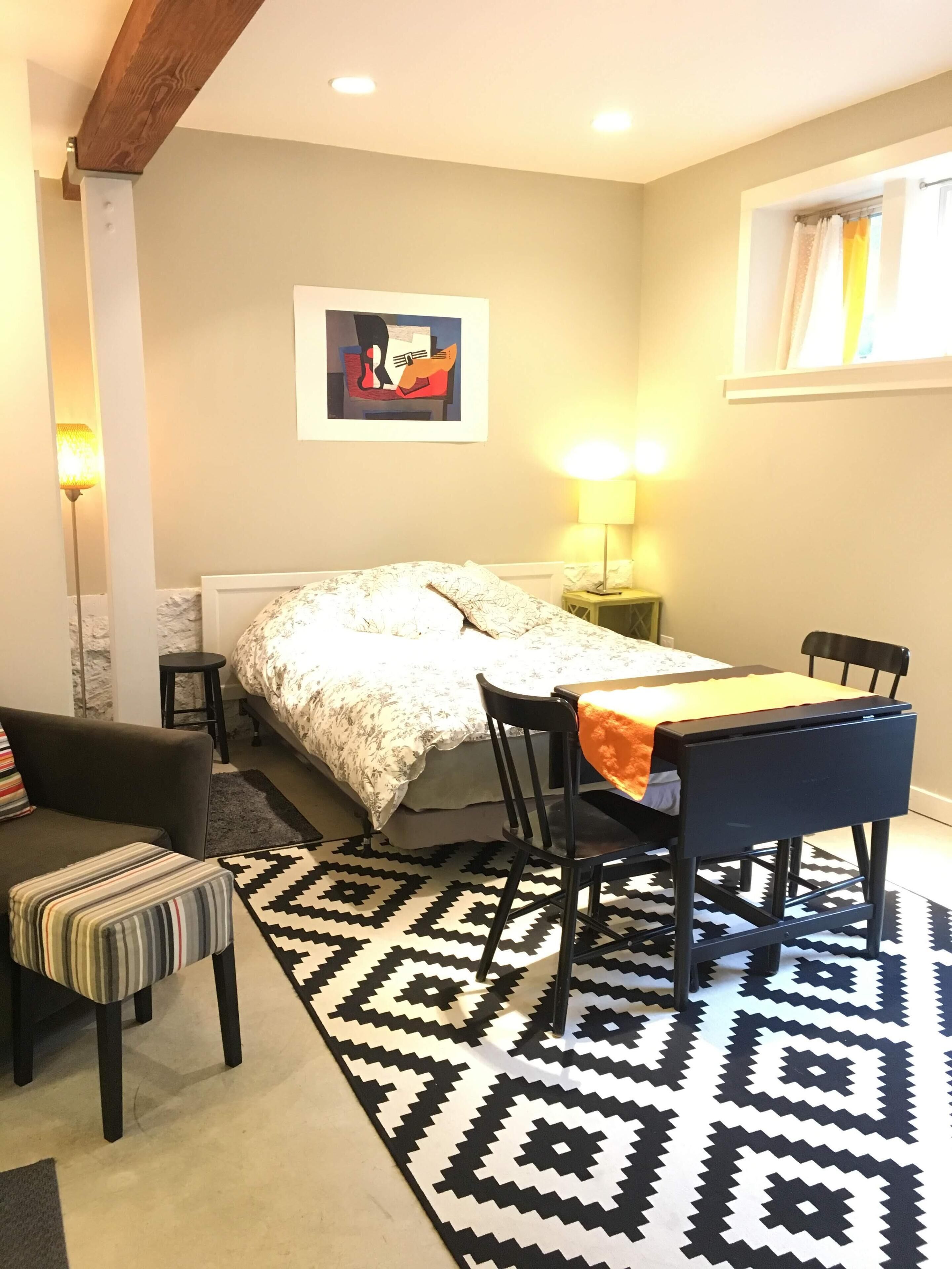 Belmont/Hawthorne Urban Retreat