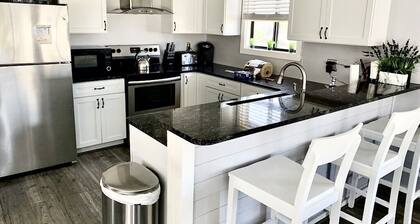 DISCOUNTED!! PARTIAL OCEANFRONT .1 MIN WALK TO BEACH-boardwalk Hottub and Pool