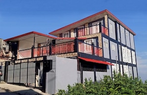 Exterior - Baguio Vacation House with Amazing Sunset View (Baguio)