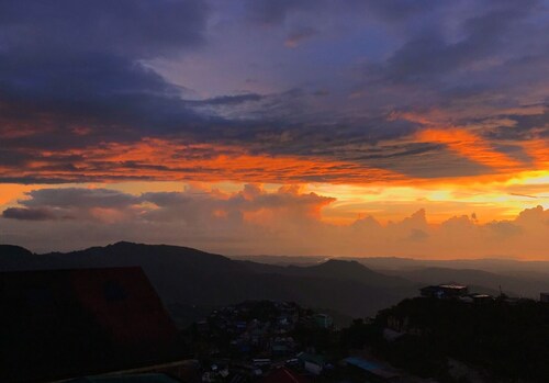 Baguio Vacation House with Amazing Sunset View