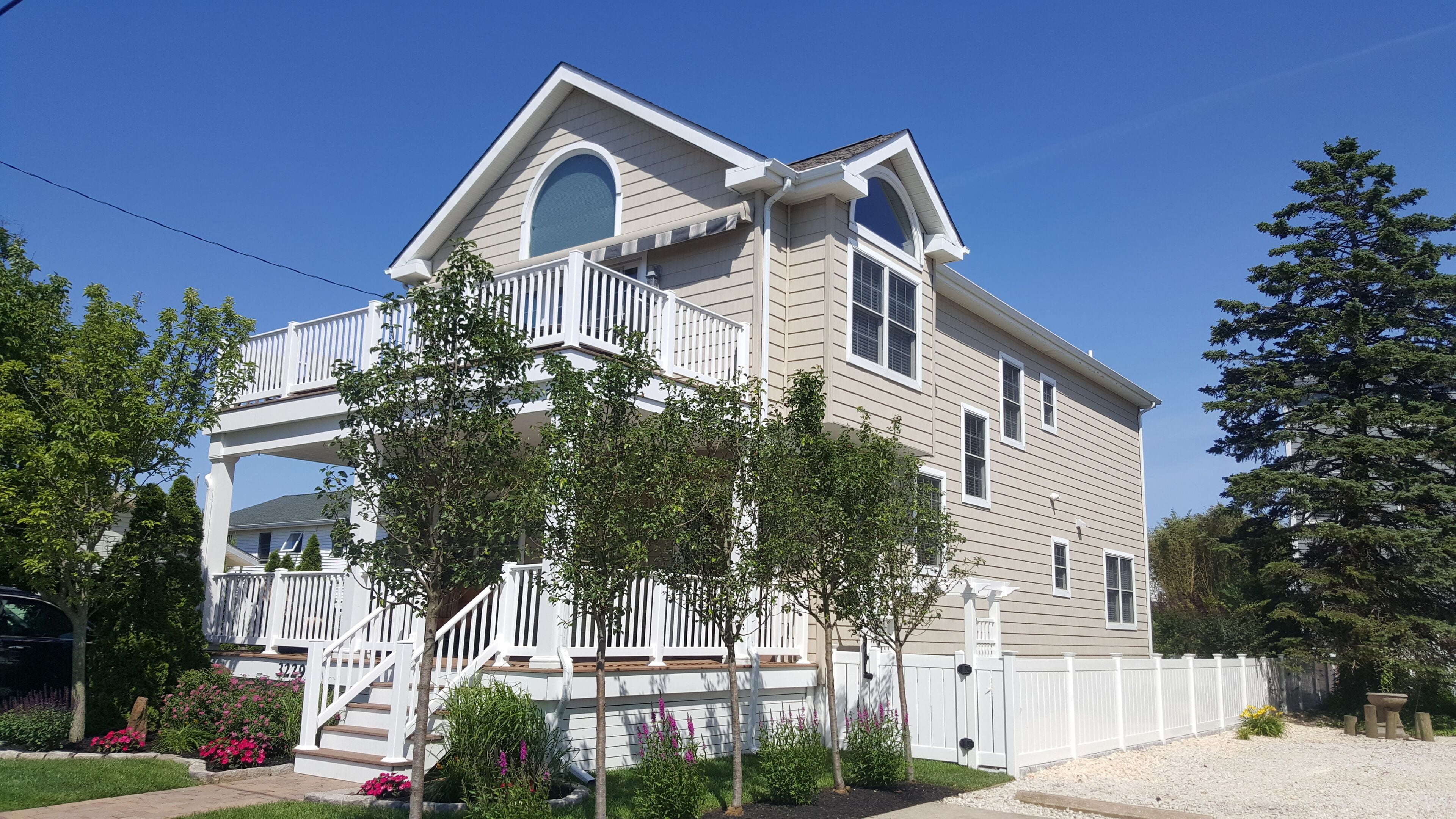 Avalon NJ "New" Upside Down, Near Town & Beach with Stone Spa/Pool!