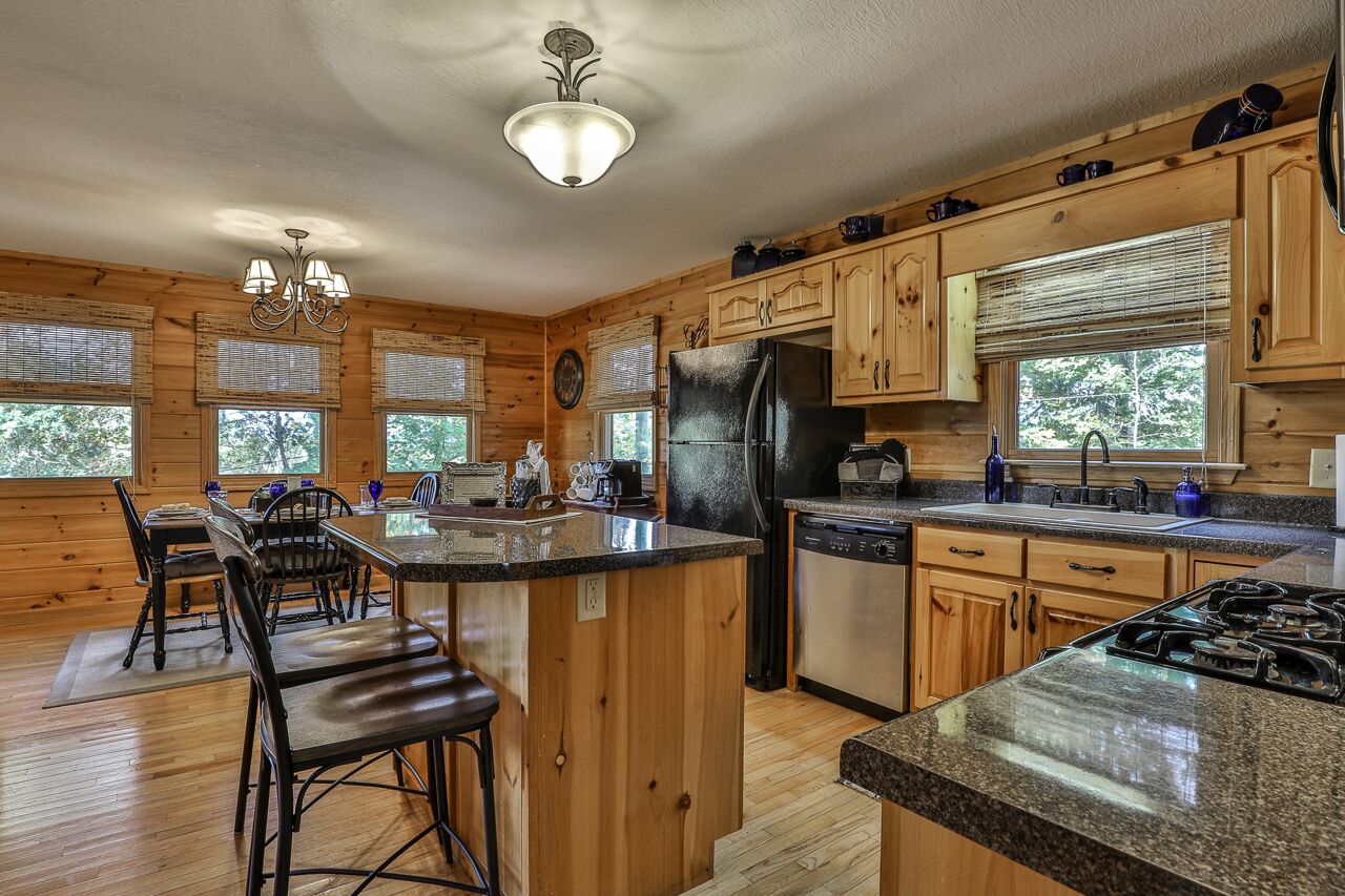 Summer's Ridge - Hot Tub, Game Room