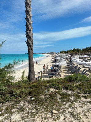 Am Strand, Liegestühle, Strandtücher