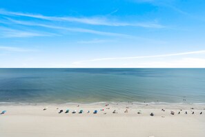 On the beach - DIRECT OCEANFRONT 2 BEDROOM CONDO! AMAZING VIEW! LARGE BALCONY! (Myrtle Beach)