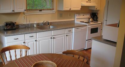 Beautiful Mountain View, Secluded Romantic, Family Friendly, WiFi, discounted