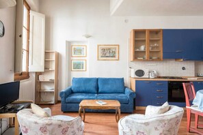 Appartamento, 1 camera da letto | Soggiorno | TV a schermo piatto