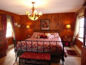 6 bedrooms, desk, free WiFi, bed sheets