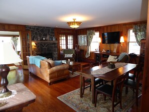 Smart TV, fireplace, DVD player, books