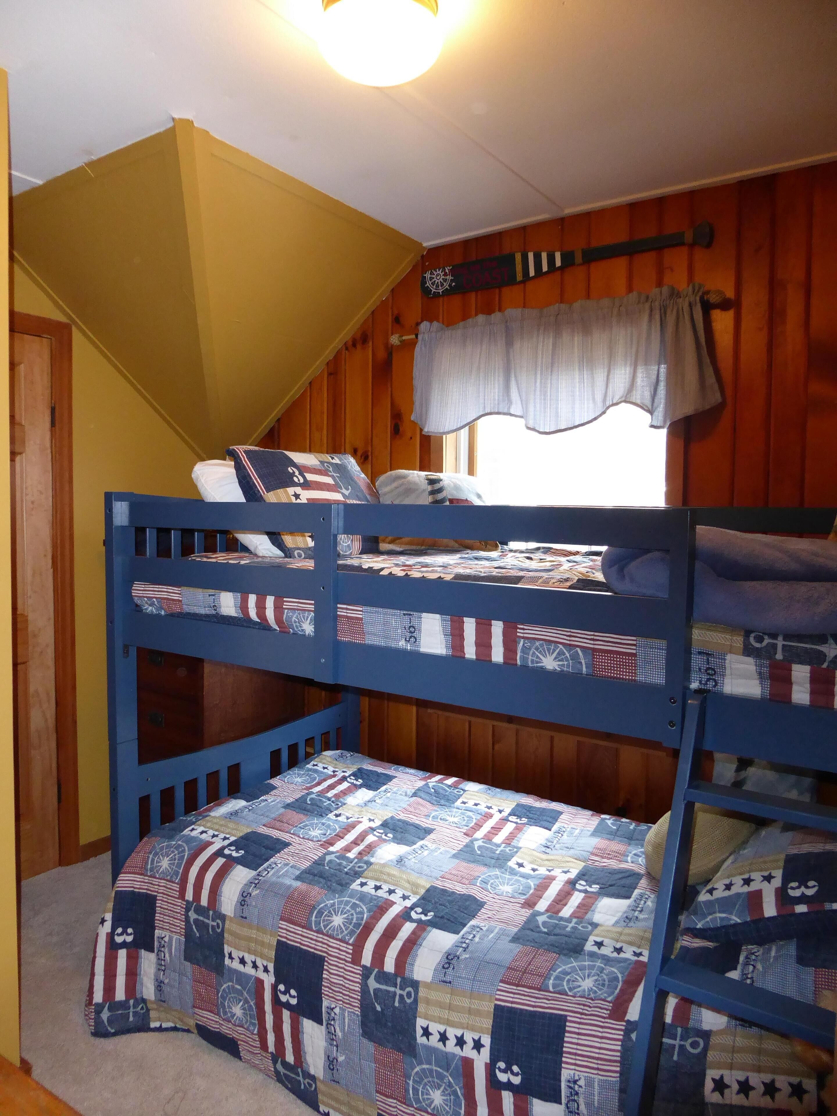 6 bedrooms, desk, free WiFi, bed sheets