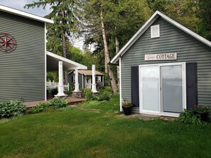 Exterior - Spacious Waterfront Home In Thousand Islands! (Ogdensburg)