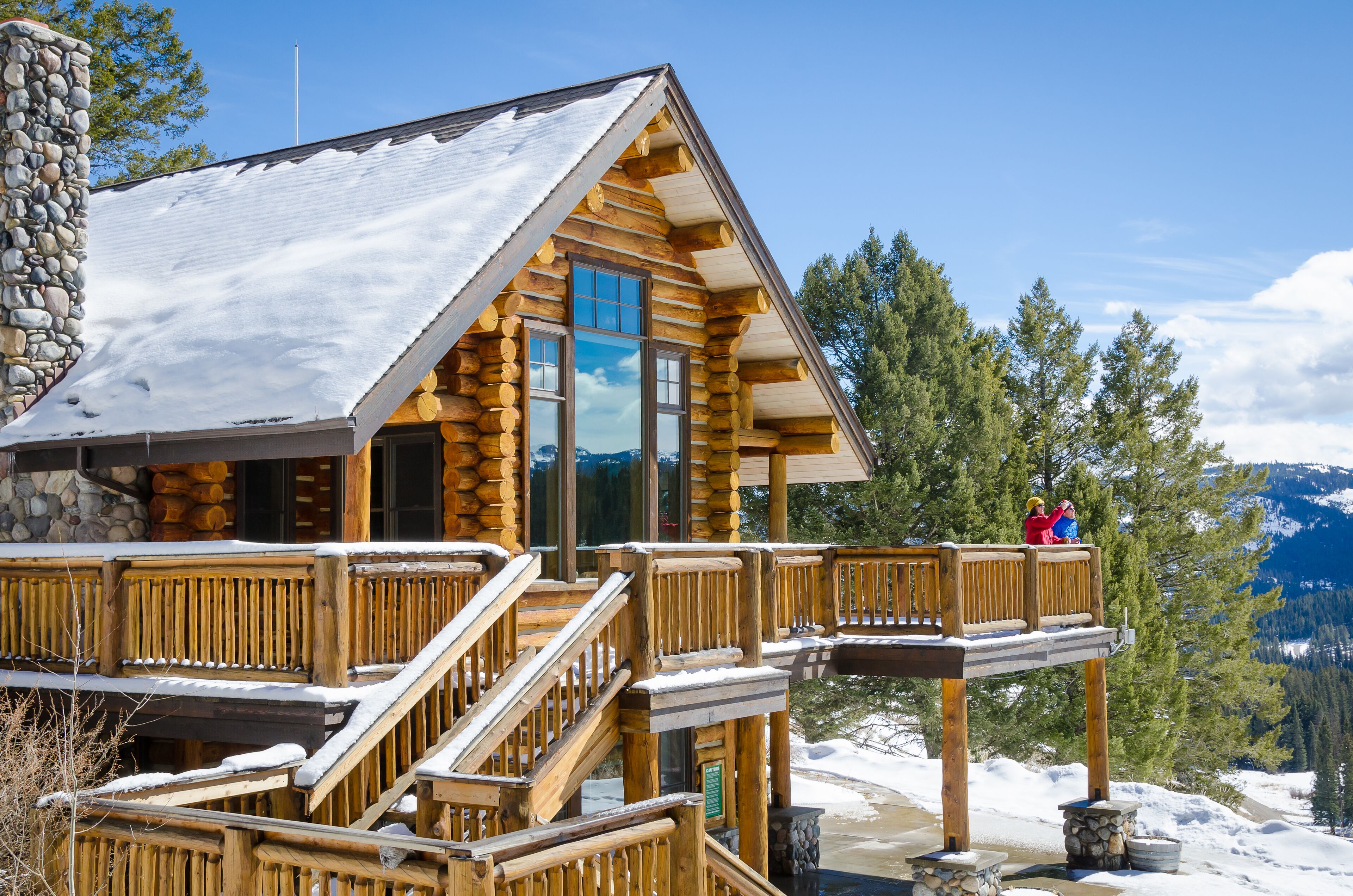 Spacious Ridgetop Lodge 