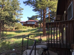 Property grounds - In the center of town with views of Longs Peak (Estes Park)