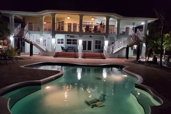 Night view - gorgeous, isn’t it! Imagine sitting next to the pool- peaceful!