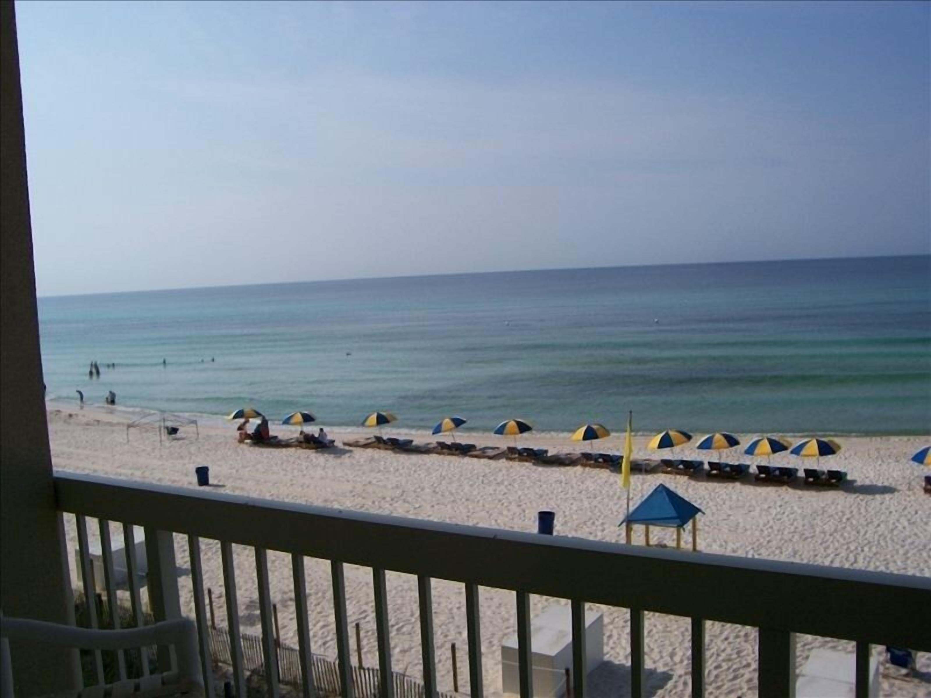  Great Views! Beach Chairs! Low 2'nd Floor! 