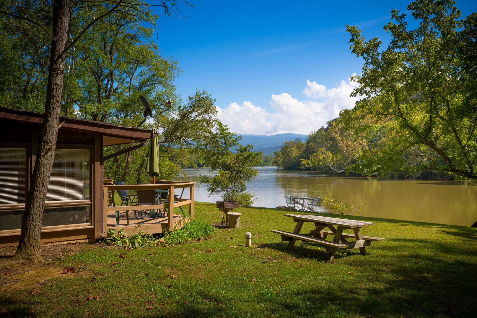 Misty River Retreat on the Shenandoah River & Misty Annex House