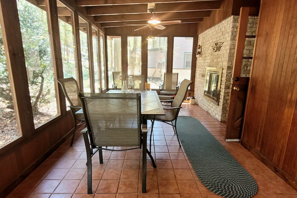 Dog Friendly Cottage with 2 Porches & 2 Fireplaces! Relax with Family & Friends