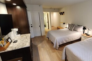 2 habitaciones, tabla de planchar con plancha, wifi y ropa de cama 