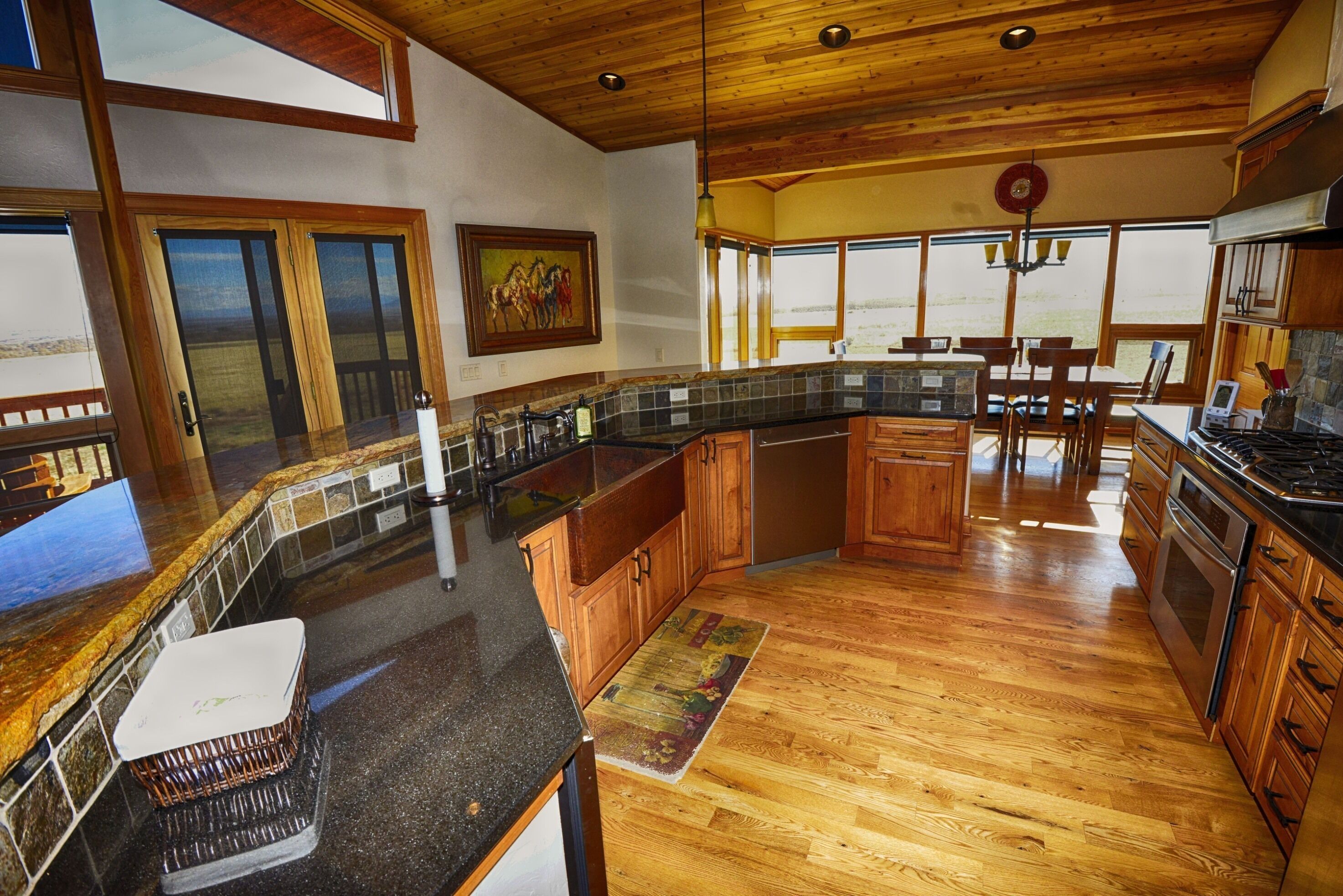 Rustic, Elegant Mountain Residence Close To The Best Fly Fishing In Montana.