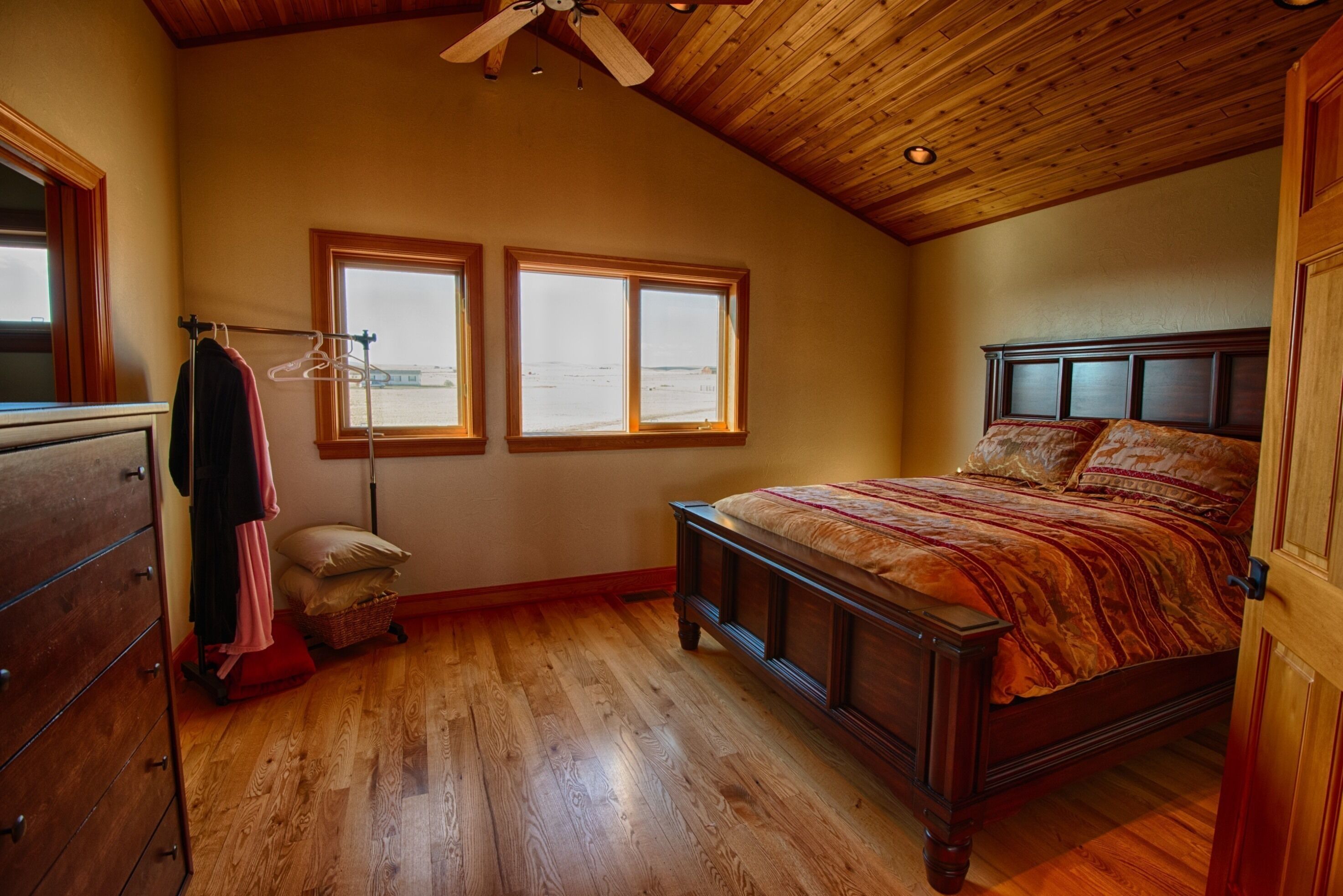 Rustic, Elegant Mountain Residence Close To The Best Fly Fishing In Montana.