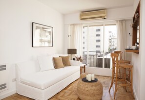 Televisión, libros, estéreo