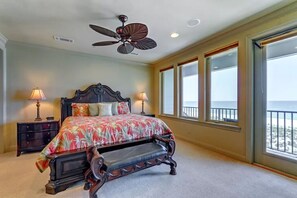 4 makuuhuonetta, työpöytä, silitysrauta/-lauta, ilmainen Wi-Fi