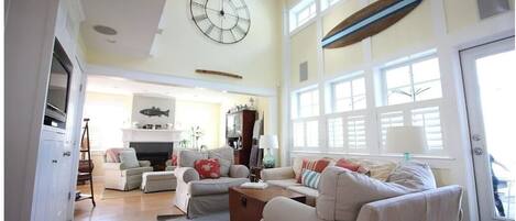 Smart TV, fireplace, DVD player, books