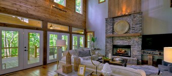 TOWER HOUSE- Gorgeous Views! 4 nights minimum for Christmas and Thanksgiving