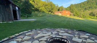 Au calme, romantique, de la Famille et confortable, Dernière maison de la vallée.