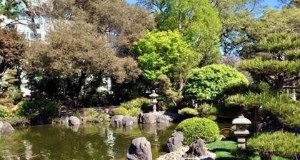 ANDULORE COTTAGE - Near Burlingame Ave - Remodeled - Spacious Backyard Retreat