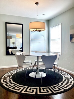 Dining - ANDULORE COTTAGE - Near Burlingame Ave - Remodeled - Spacious Backyard Retreat  (San Mateo)