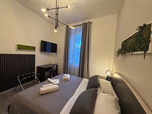 Unclassified image, 3 of 51, button