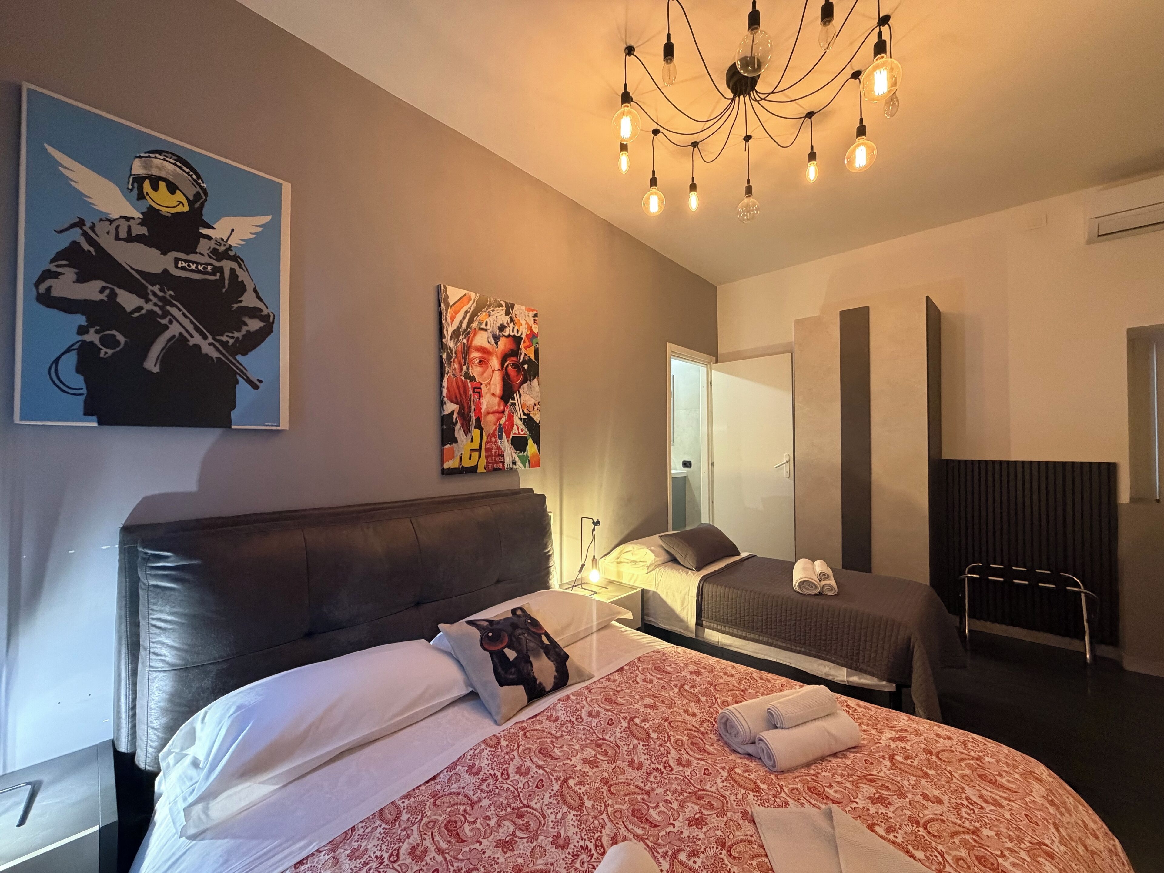 6 bedrooms, in-room safe, desk, iron/ironing board