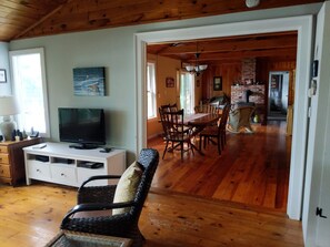 TV, fireplace, DVD player